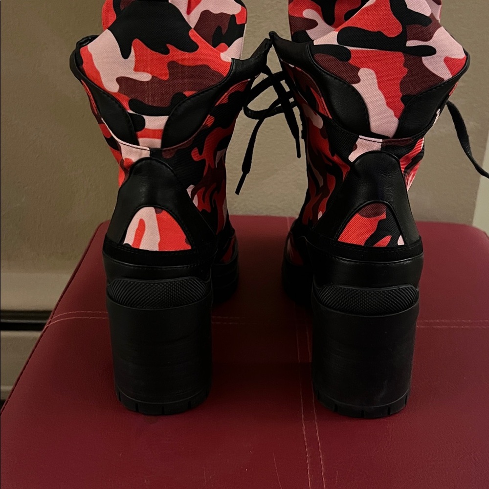Stylish Red Camouflage Lace-Up Women's Boots - Picture 5 of 6